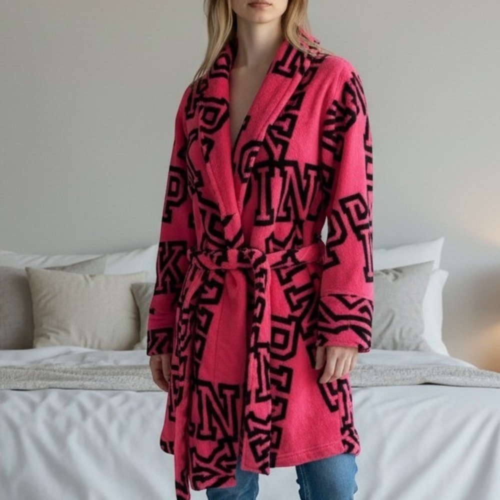 Victoria's Secret PINK Robe Pink Black Logo Plush Fleece XS/S Sleepwear